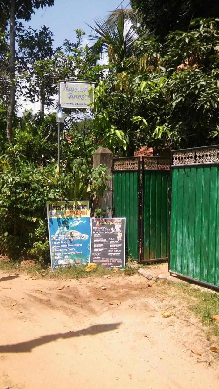 Thevindu Guest & Redmud Resturent Banduramulla Bagian luar foto